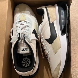 Nike Air Max Pre Day LX